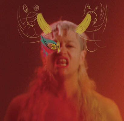 Peaches Goes Bananas